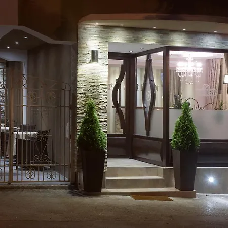 Hotel Garni President De Luxe 2*