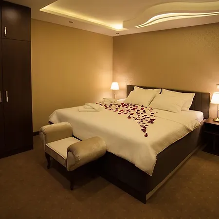 Garni President De Luxe Hotel 2*