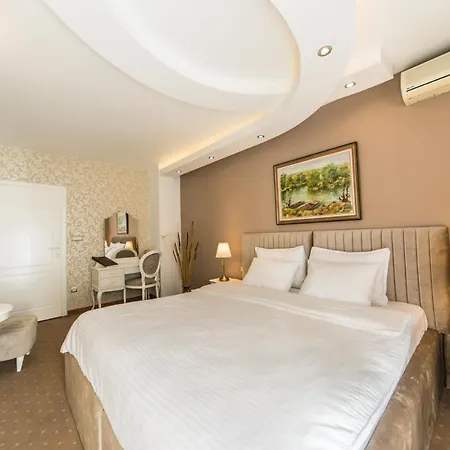 Hotel Garni President De Luxe
