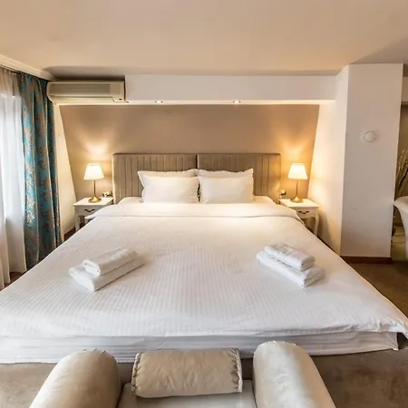 Hotel Garni President De Luxe 2*