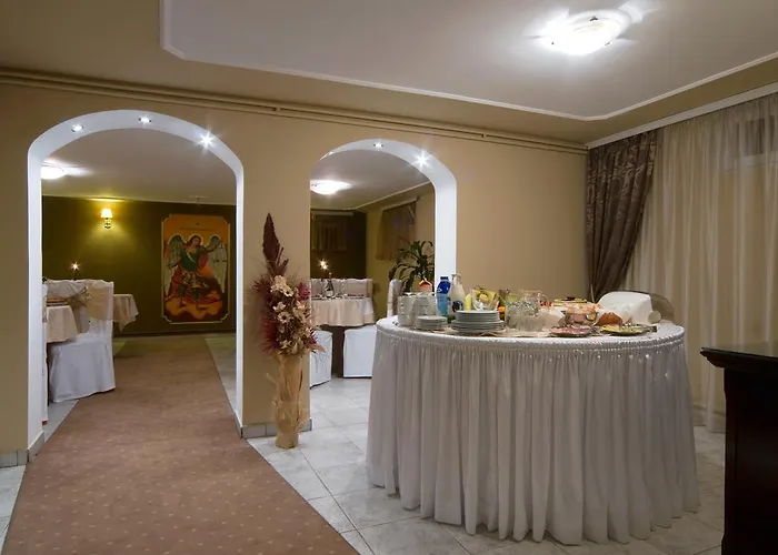 فندق Garni President De Luxe 2*