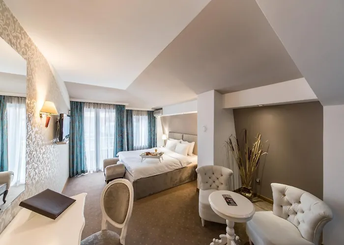 Garni President De Luxe كراغوييفاك