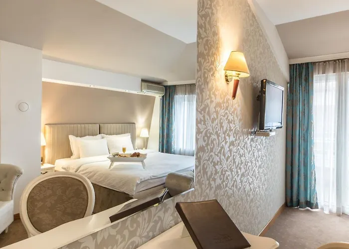 Garni President De Luxe كراغوييفاك