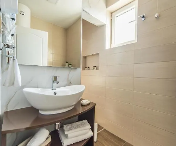 Garni President De Luxe